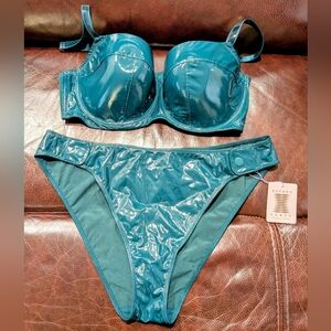 Savage X Fenty Glossy Green Bra & Panty